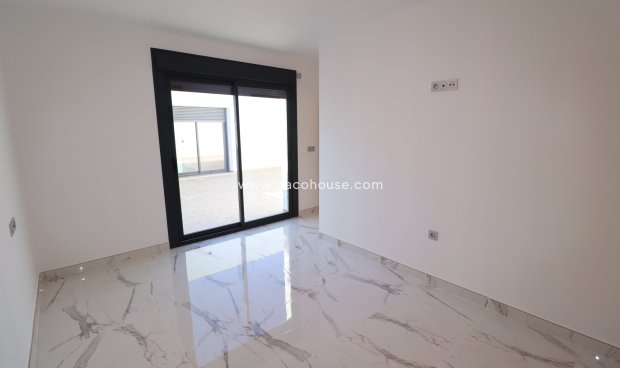 Resale - New Development -
La Parroquia