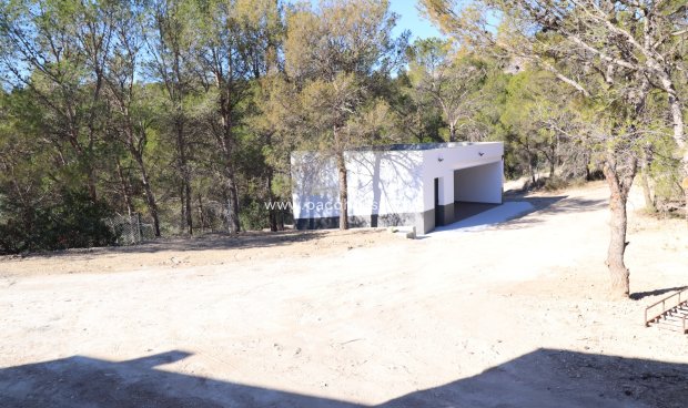 Resale - New Development -
La Parroquia