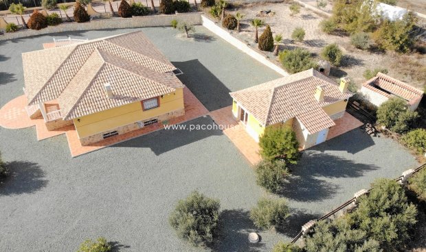Resale - Villa -
La Parroquia