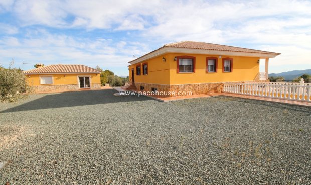 Resale - Villa -
La Parroquia