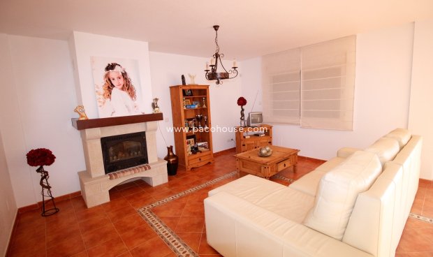 Resale - Villa -
La Parroquia