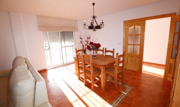 Resale - Villa -
La Parroquia
