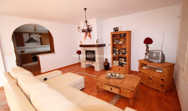 Resale - Villa -
La Parroquia