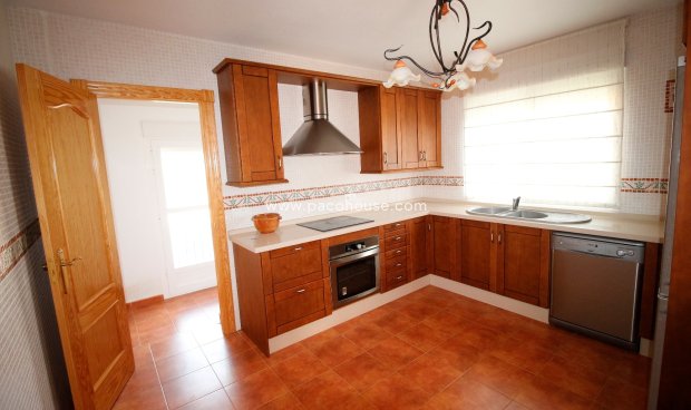 Resale - Villa -
La Parroquia