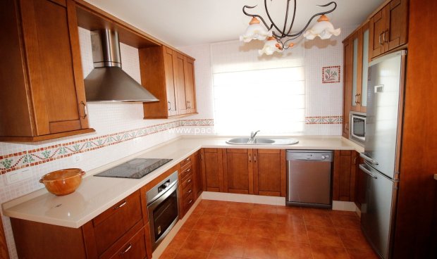 Resale - Villa -
La Parroquia