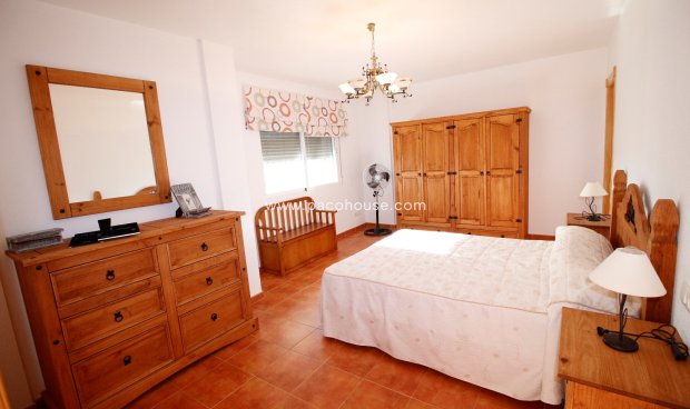 Resale - Villa -
La Parroquia