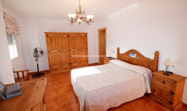 Resale - Villa -
La Parroquia