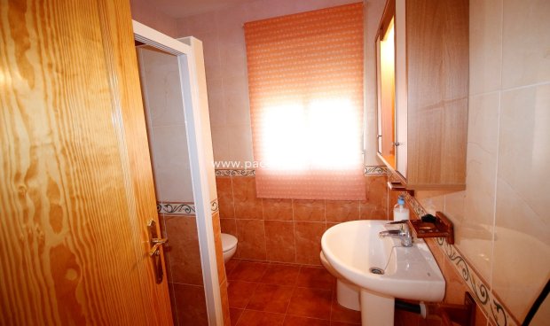 Resale - Villa -
La Parroquia