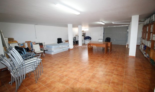 Resale - Villa -
La Parroquia