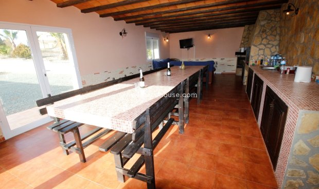 Resale - Villa -
La Parroquia