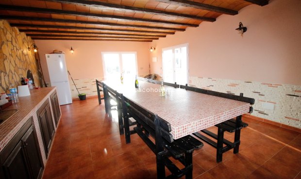 Resale - Villa -
La Parroquia