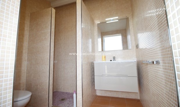 Resale - Villa -
La Parroquia