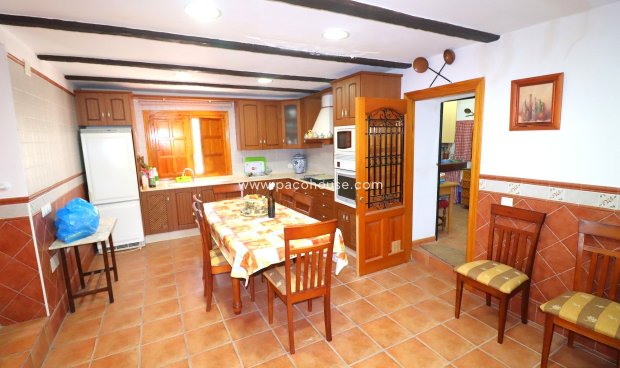 Resale - Cortijo -
Velez-Rubio