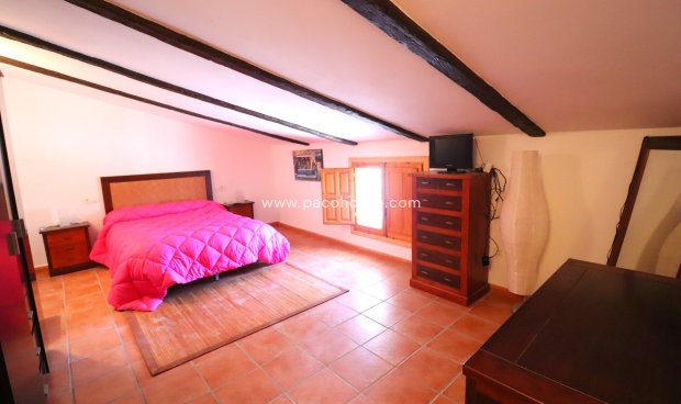 Resale - Cortijo -
Velez-Rubio