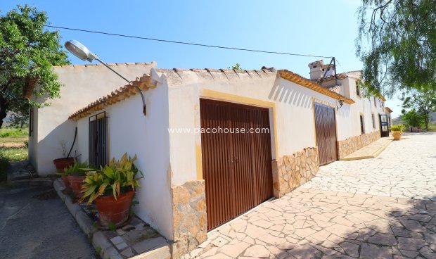 Resale - Cortijo -
Velez-Rubio