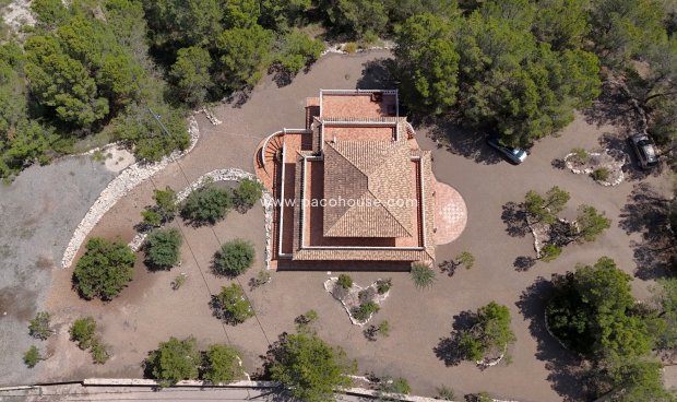 Reventa - Villa -
La Parroquia