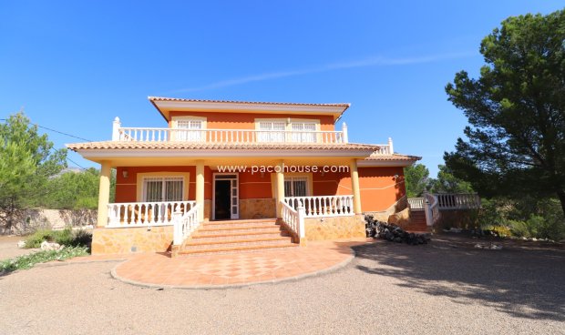 Reventa - Villa -
La Parroquia