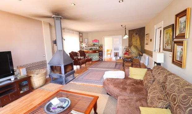 Reventa - Villa -
La Parroquia