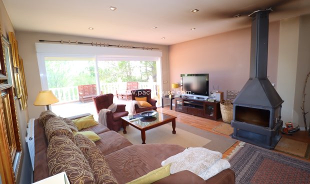 Reventa - Villa -
La Parroquia