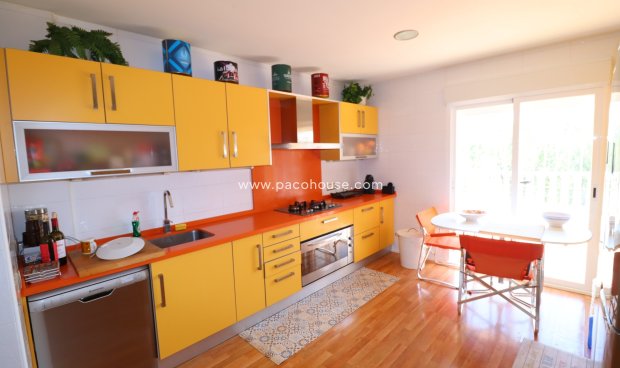 Reventa - Villa -
La Parroquia