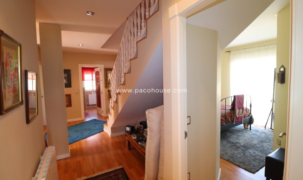 Reventa - Villa -
La Parroquia