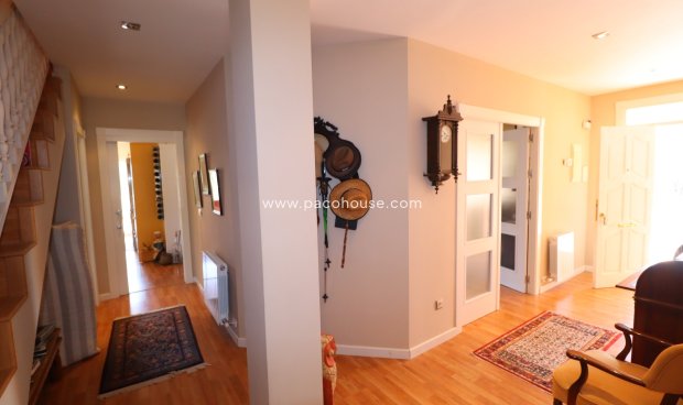 Reventa - Villa -
La Parroquia