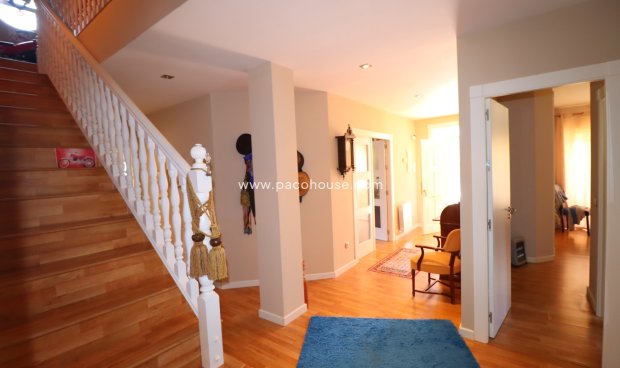 Reventa - Villa -
La Parroquia