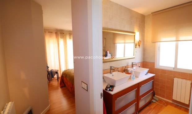 Reventa - Villa -
La Parroquia