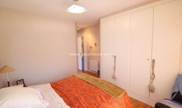 Reventa - Villa -
La Parroquia