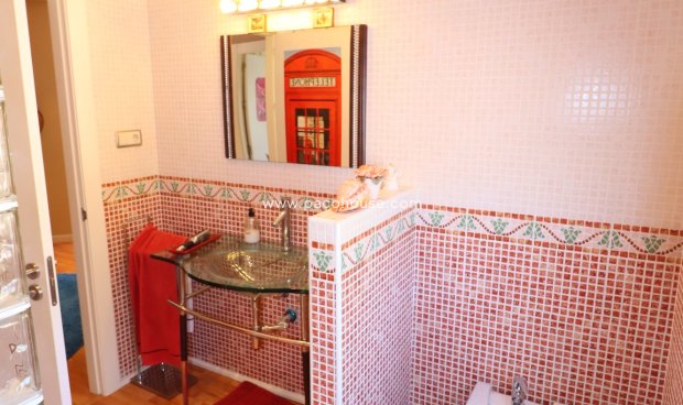 Reventa - Villa -
La Parroquia