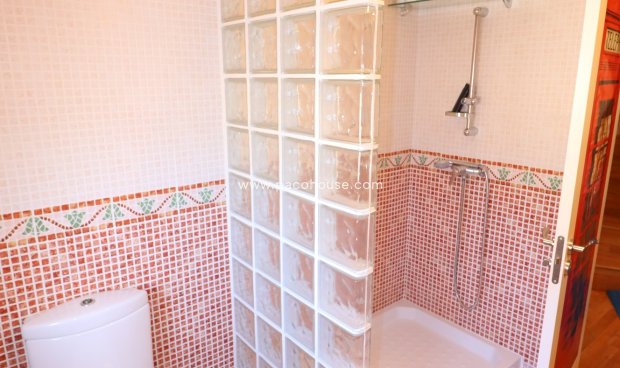 Reventa - Villa -
La Parroquia