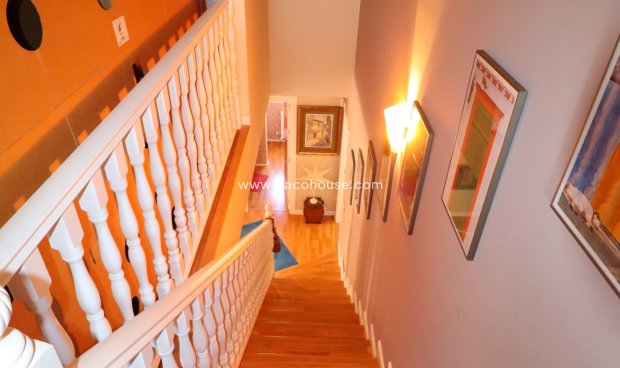 Reventa - Villa -
La Parroquia