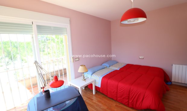 Reventa - Villa -
La Parroquia