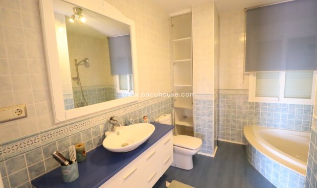 Reventa - Villa -
La Parroquia