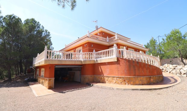 Reventa - Villa -
La Parroquia