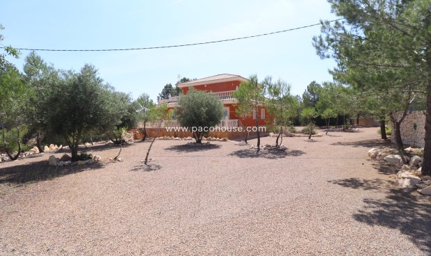 Reventa - Villa -
La Parroquia