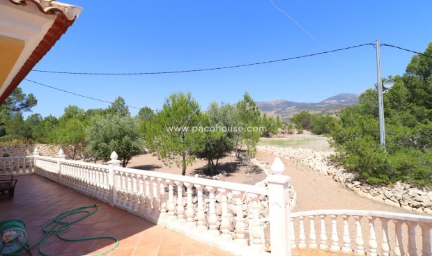 Reventa - Villa -
La Parroquia