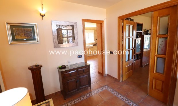 Resale - Villa -
Purias