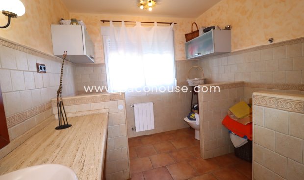 Resale - Villa -
Purias