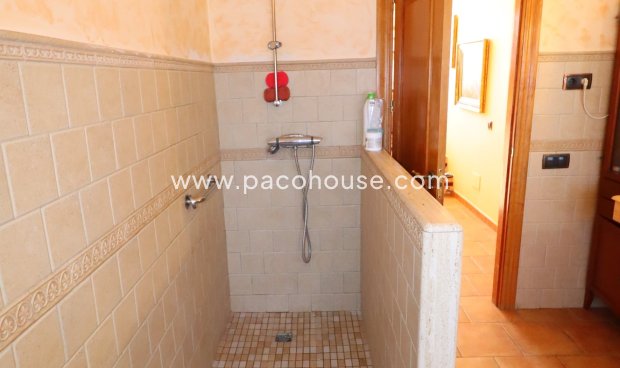 Resale - Villa -
Purias