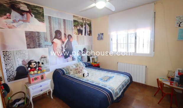 Resale - Villa -
Purias