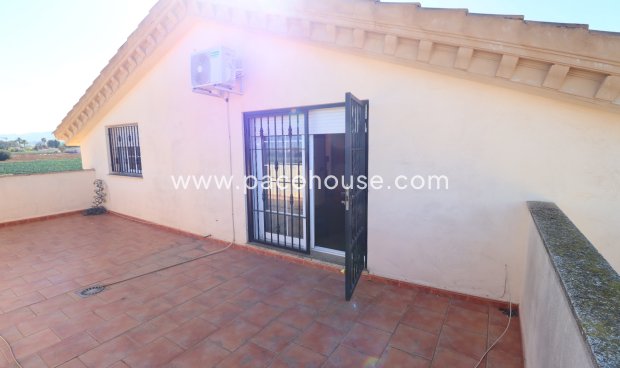 Resale - Villa -
Purias