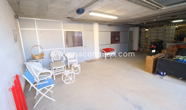 Resale - Villa -
Purias