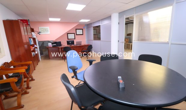 Resale - Villa -
Purias