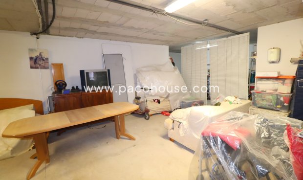 Resale - Villa -
Purias