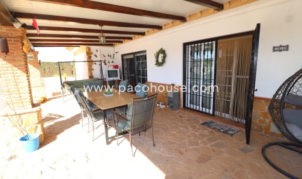 Resale - Villa -
Purias