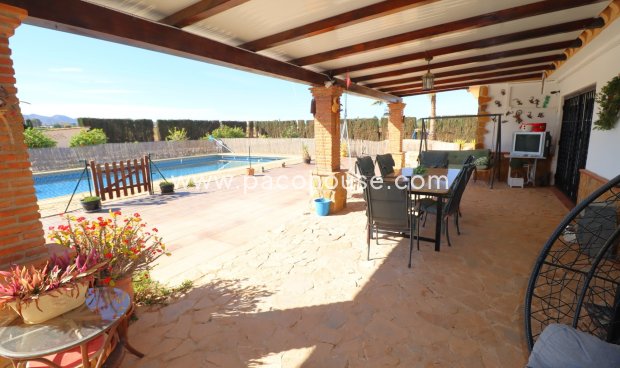 Resale - Villa -
Purias