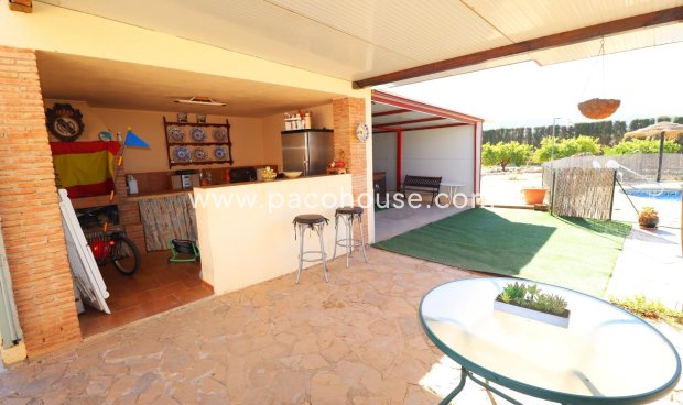 Resale - Villa -
Purias