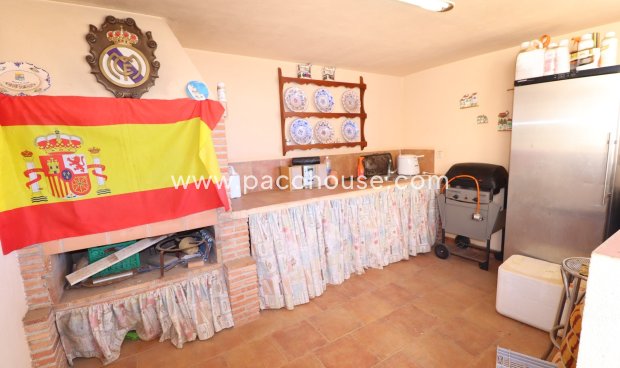 Resale - Villa -
Purias