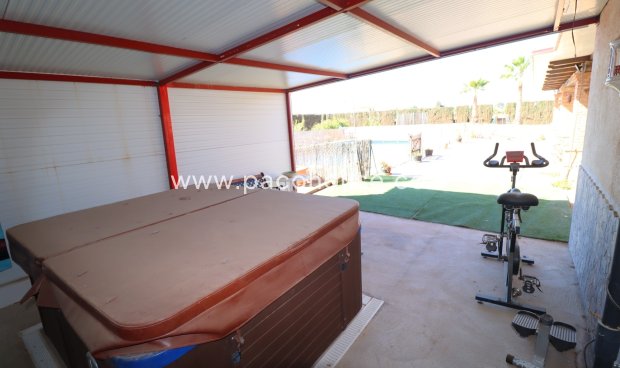 Resale - Villa -
Purias